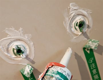 企缸邊漏水用玻璃膠有用嗎？到底怎麼修復邊緣漏水
