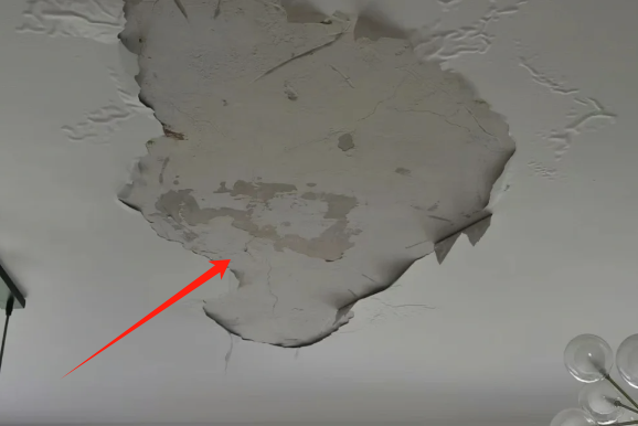屋頂漏水唔知點算？一文揭秘屋頂漏水要找誰