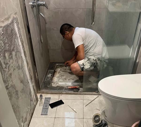香港廁所地板滲水維修.jpg
